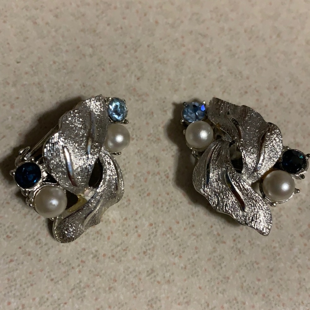 Coro silver tone rhinestone clip on earrings